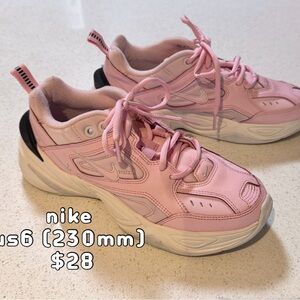 Nike Women's Pink Sneakers